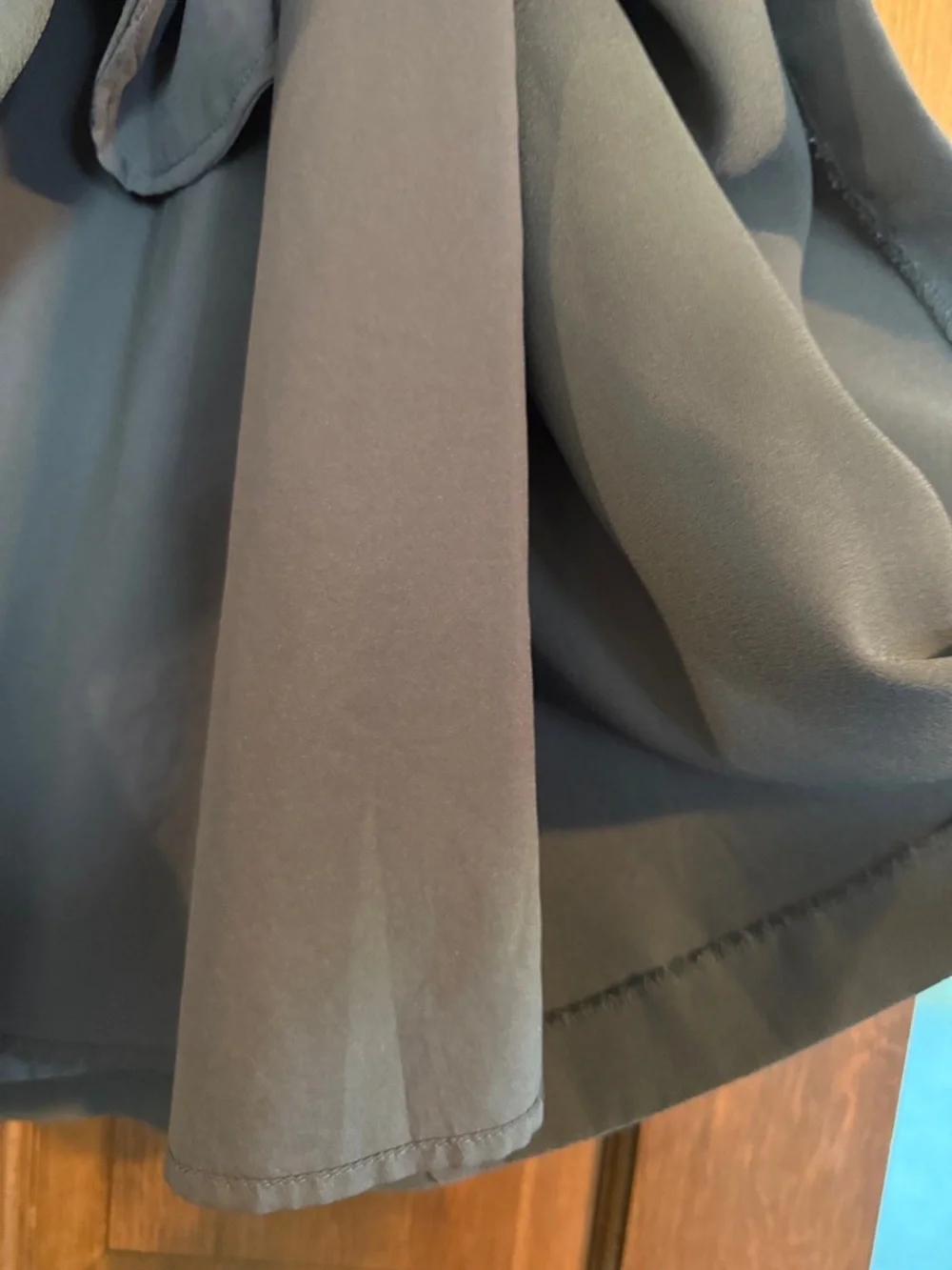 Uniqlo gray pleated skirt M with hidden pocket side seam elastic back, lined EUC